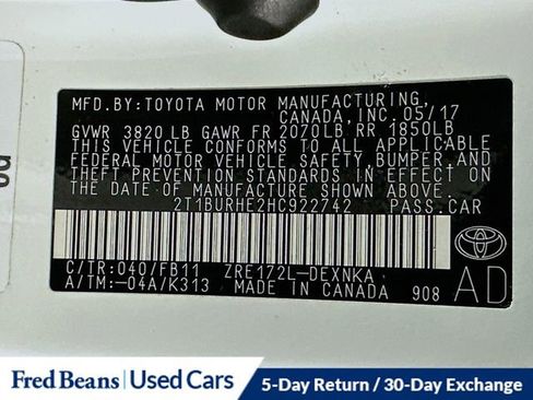 Used 2017 Toyota Corolla LE w/ LE Premium Package w/Moonroof image 32