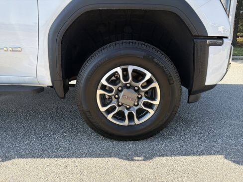 Certified 2025 GMC Sierra 2500 AT4 w/ AT4 Premium Plus Package AWD/4WD image 12