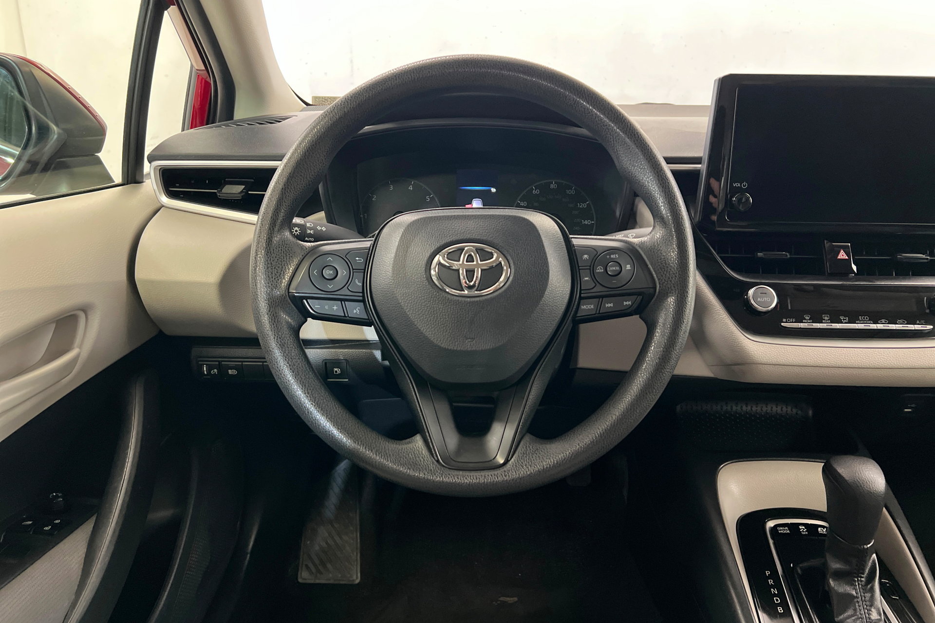 Used 2023 Toyota Corolla LE FWD image 13
