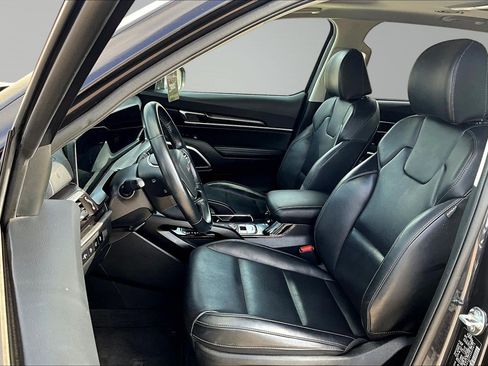 Used 2025 Kia Telluride S FWD image 22