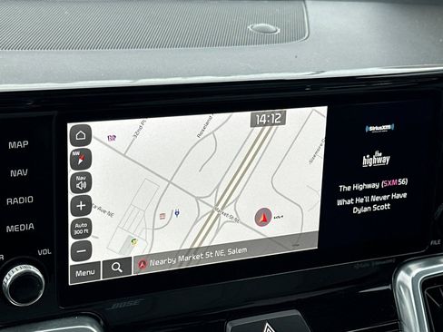 Used 2023 Kia Sorento SX Prestige image 18