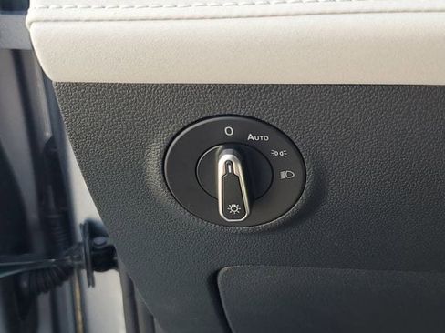 New 2026 Volkswagen Taos SE FWD image 26