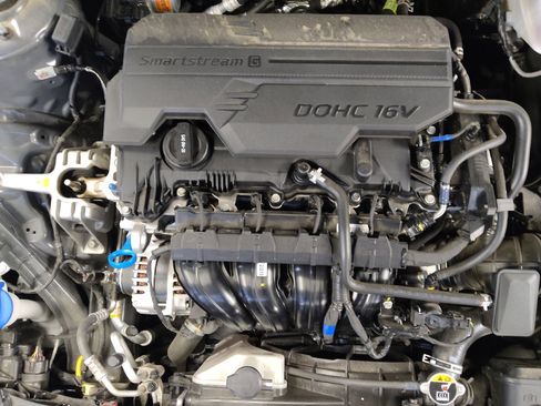 Used 2025 Hyundai Elantra SEL FWD image 30
