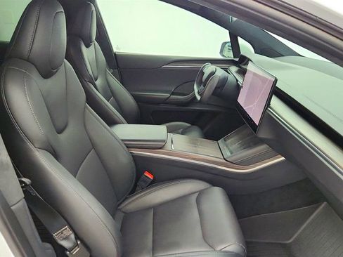 Used 2024 Tesla Model X image 32