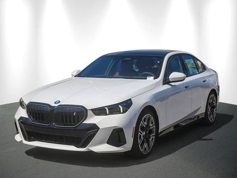New 2027 BMW i5 eDrive40 w/ M Sport Package RWD image 3