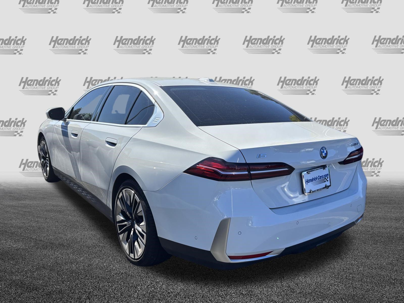 Used 2024 BMW i5 eDrive40i w/ M Sport Package RWD image 7