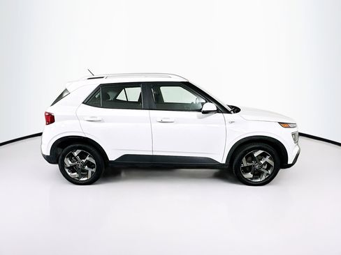 Used 2025 Hyundai Venue SEL image 10