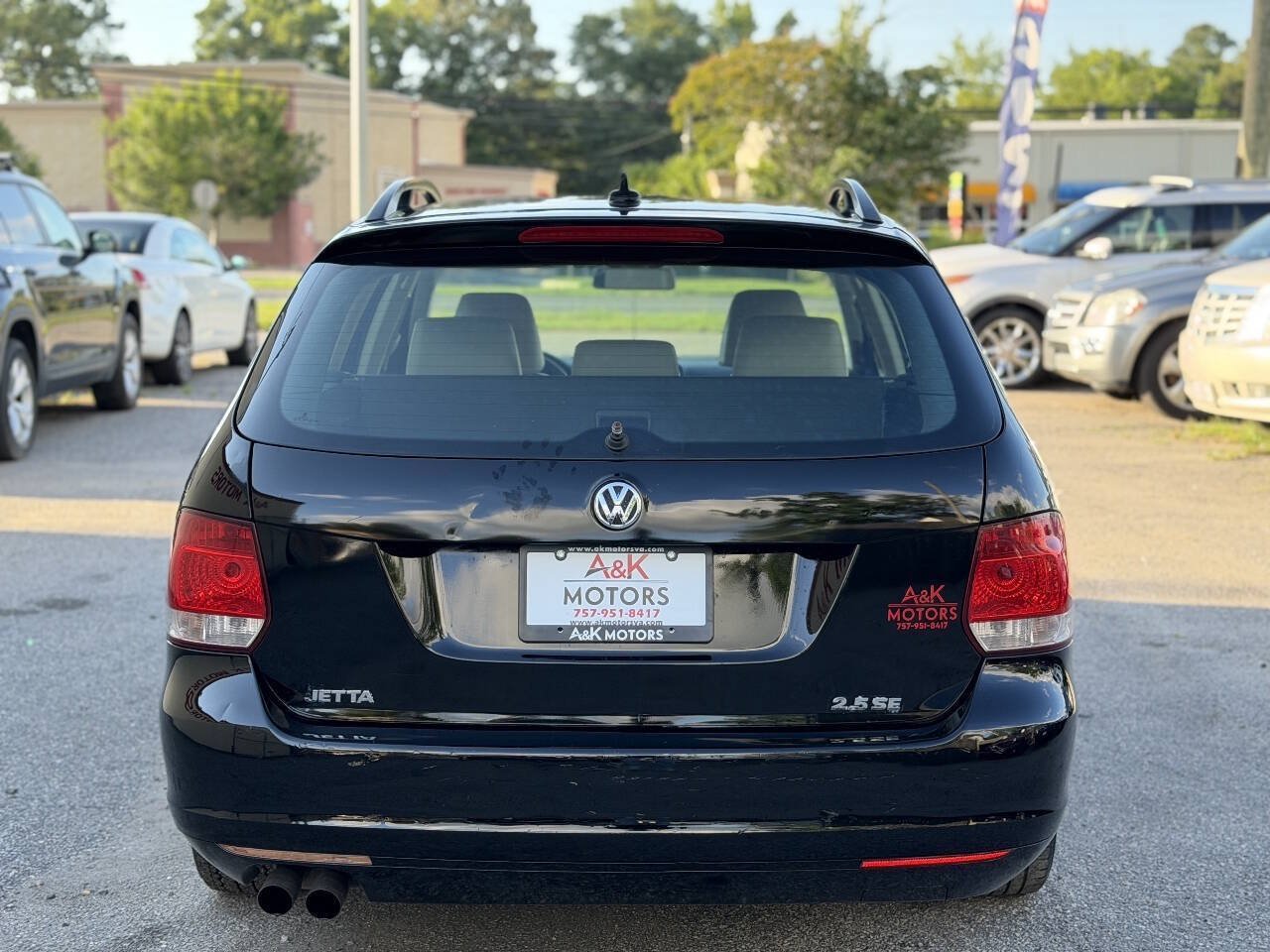 Used 2011 Volkswagen Jetta SE FWD image 9