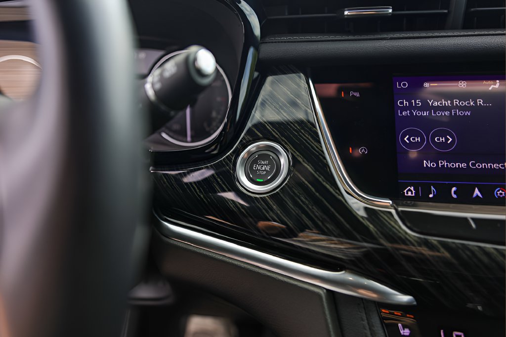 Certified 2025 Cadillac XT6 Premium Luxury FWD image 18