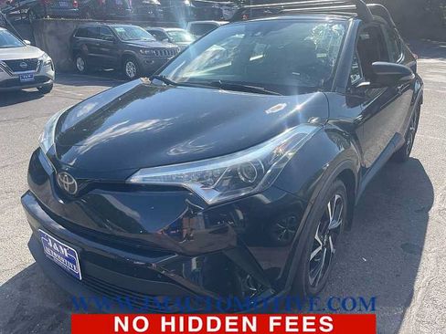 Used 2019 Toyota C-HR XLE FWD image 1