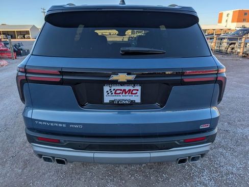 Used 2025 Chevrolet Traverse LT w/ LPO, Floor Liner Package image 6