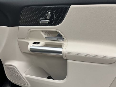 Certified 2025 Mercedes-Benz GLA 250 image 16