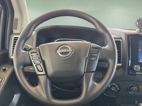 Certified 2024 Nissan Frontier SV w/ Technology Package AWD/4WD image 10