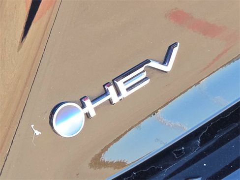 Used 2025 Toyota Camry SE image 11