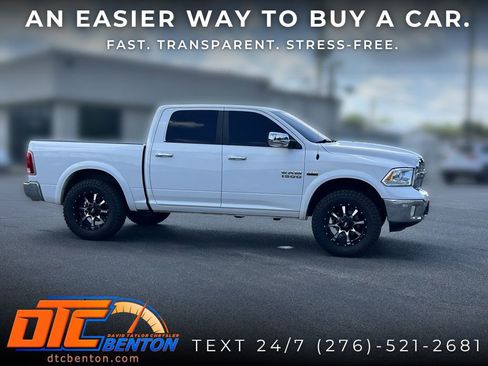 Used 2017 RAM 1500 Laramie w/ Convenience Group AWD/4WD image 4