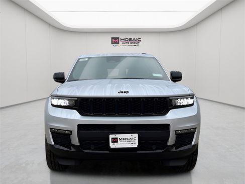New 2025 Jeep Grand Cherokee L Limited w/ Luxury Tech Group II image 2