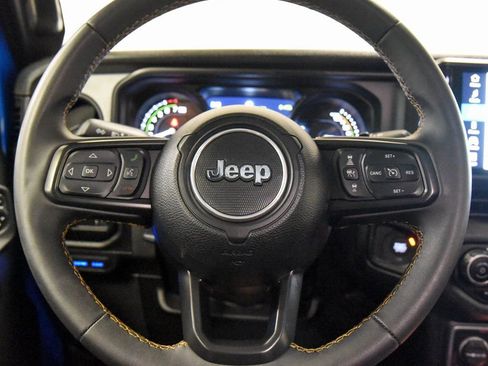 Used 2024 Jeep Wrangler Unlimited w/ Technology Group AWD/4WD image 31