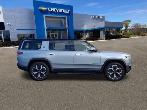 Used 2024 Rivian R1S Adventure image 7