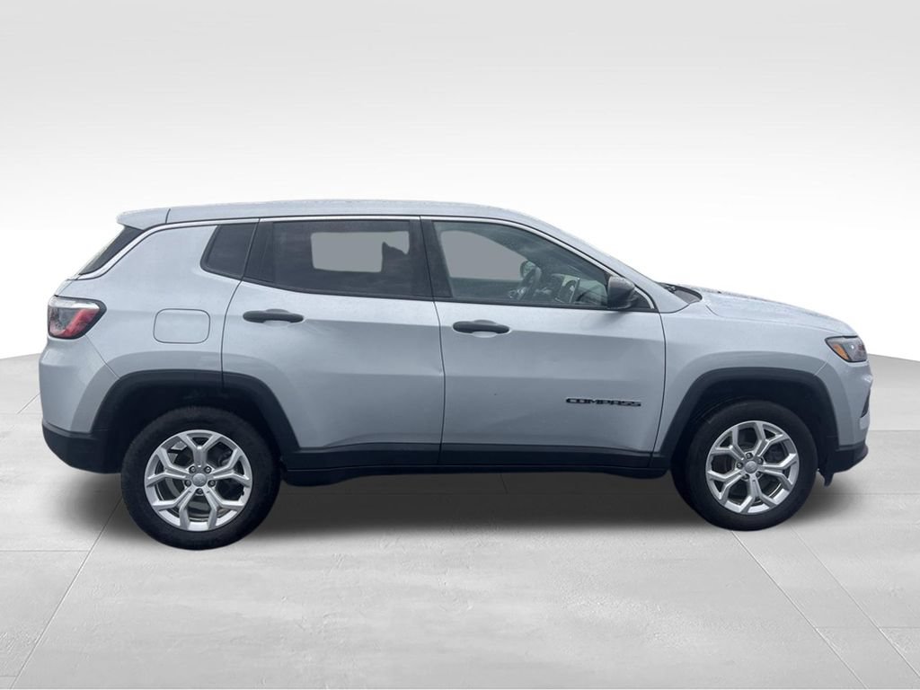 Used 2024 Jeep Compass Sport AWD/4WD image 13