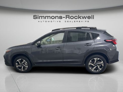 Used 2024 Subaru Crosstrek 2.0i Premium AWD/4WD image 2