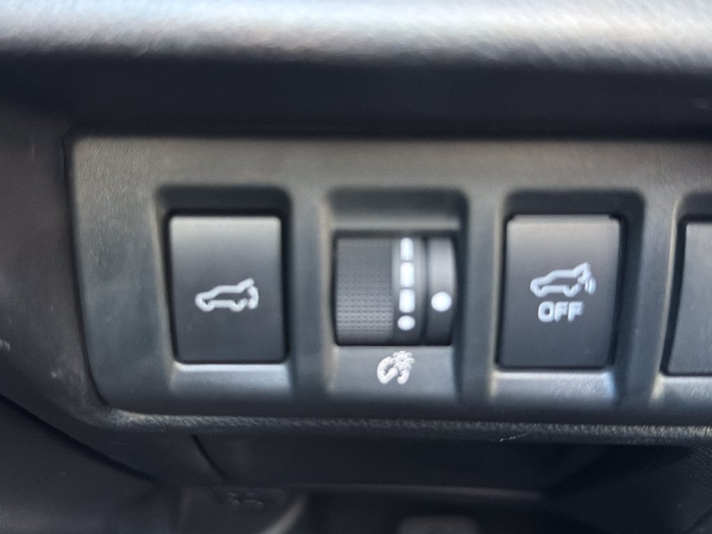Used 2022 Subaru Outback Limited AWD/4WD image 40