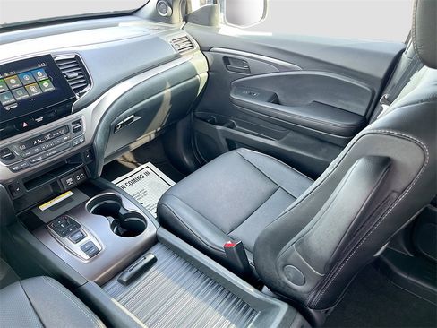 Used 2023 Honda Passport EX-L image 23