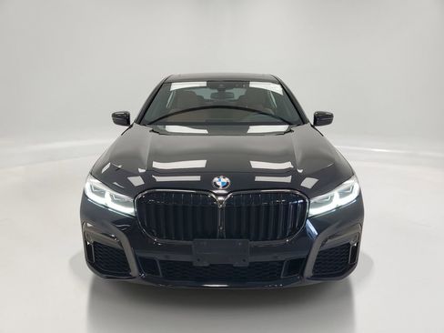 Used 2021 BMW 750i xDrive w/ M Sport Package AWD/4WD image 2