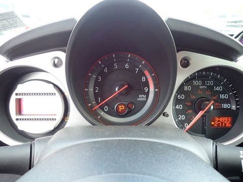 Used 2010 Nissan 370Z Roadster RWD image 16