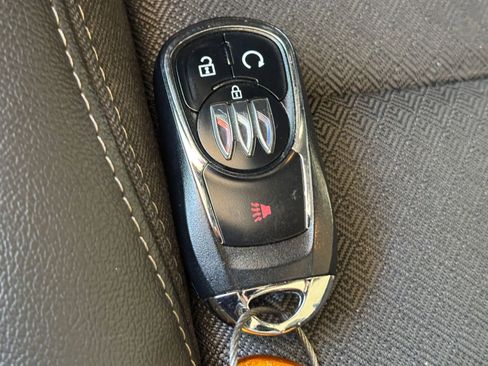 Used 2025 Buick Encore GX Preferred FWD image 23