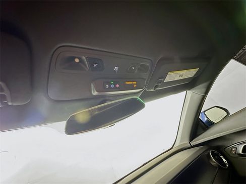 Used 2020 Chevrolet Camaro LT image 31