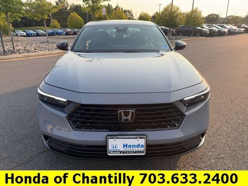 Used 2023 Honda Accord Sport image 2