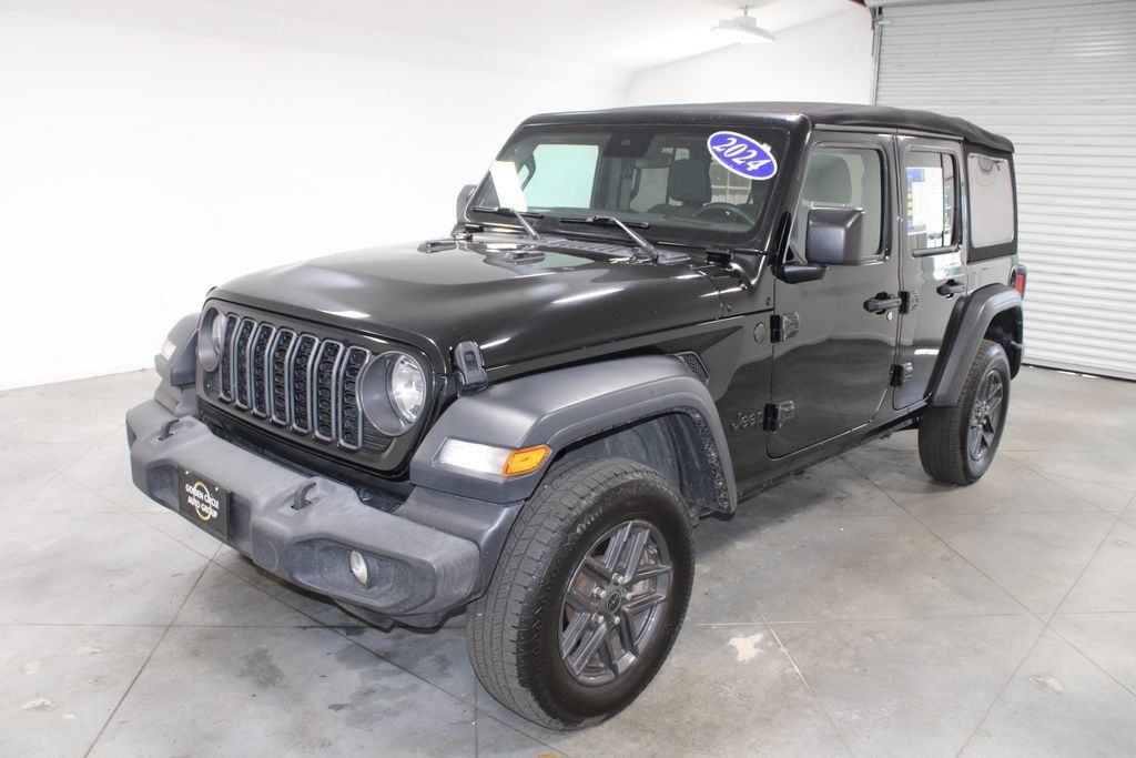 Used 2024 Jeep Wrangler Unlimited Sport AWD/4WD image 4