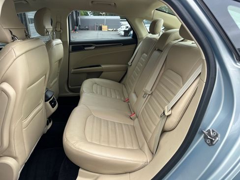 Used 2013 Ford Fusion SE FWD image 10