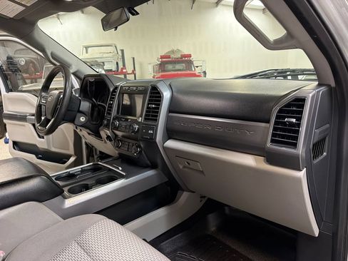 Used 2019 Ford F350 XLT w/ XLT Premium Package AWD/4WD image 36