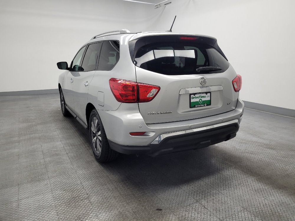 Used 2018 Nissan Pathfinder SV FWD image 5