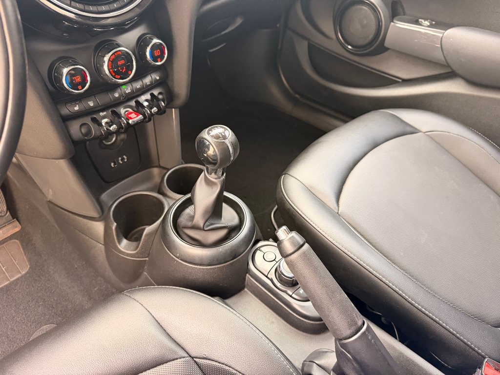 Used 2017 MINI Cooper 4-Door Hardtop FWD image 11