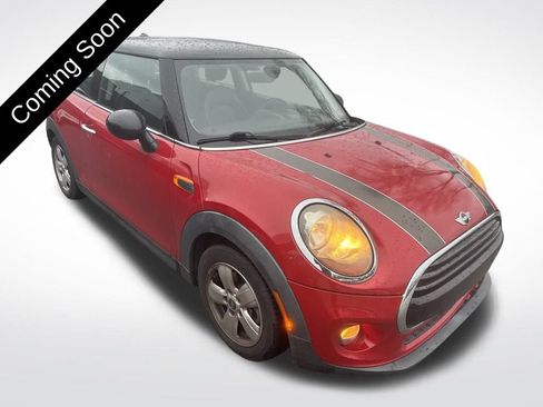 Used 2016 MINI Cooper 2-Door Hardtop image 3