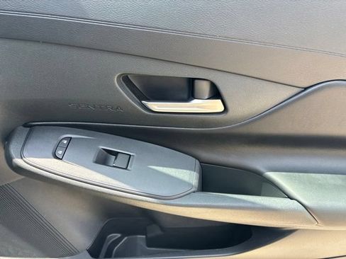 Used 2026 Nissan Sentra SV w/ SV Convenience Package FWD image 14