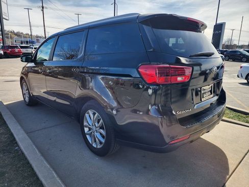 Used 2019 Kia Sedona EX image 7