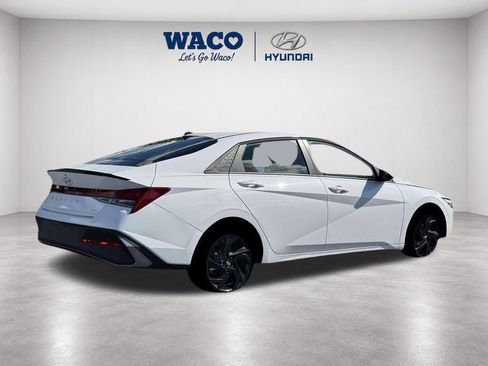 New 2026 Hyundai Elantra SEL FWD image 10