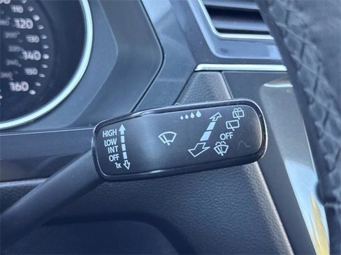 Used 2019 Volkswagen Tiguan SE image 27