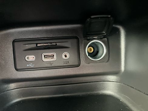 Used 2022 Chevrolet Equinox LT image 28