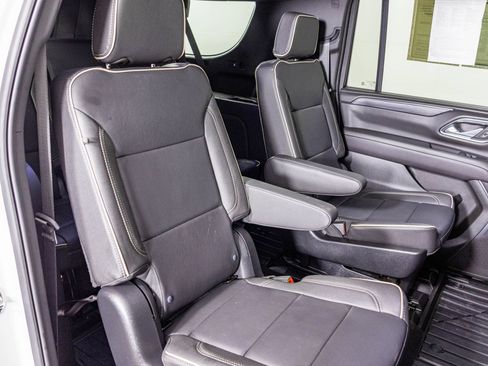 Used 2024 GMC Yukon XL SLT w/ SLT Luxury Package AWD/4WD image 48