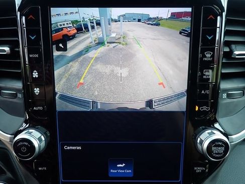 Used 2023 RAM 1500 Big Horn AWD/4WD image 24