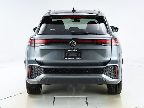 New 2026 Volkswagen Tiguan SE R-Line image 8