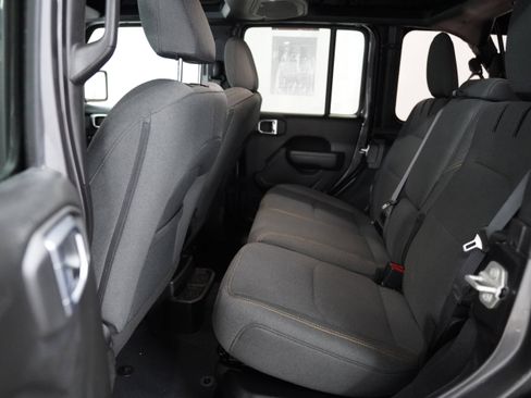 Used 2024 Jeep Wrangler Unlimited AWD/4WD image 5