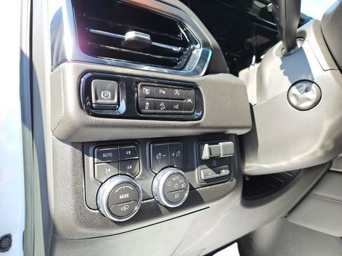 New 2025 GMC Yukon Denali w/ Denali Reserve Package image 39