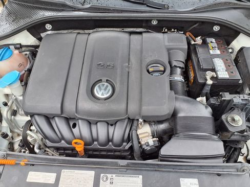 Used 2013 Volkswagen Passat 2.5 SE FWD image 33