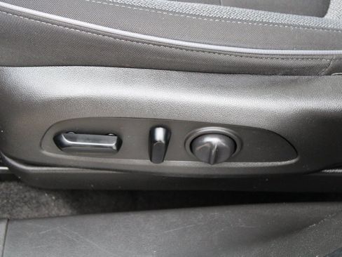 Used 2021 Chevrolet TrailBlazer LT w/ Sun and Liftgate Package image 10