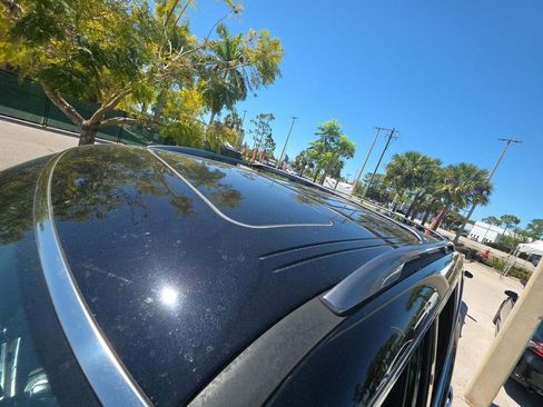 Used 2022 Nissan Armada Platinum w/ Captain's Chairs Package RWD image 5